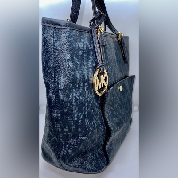 Michael Kors Jet Set Signature Large Tote, Baltic Blue. - Picture 7 of 8